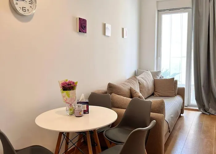 Pretty Apartment Near The Sea!